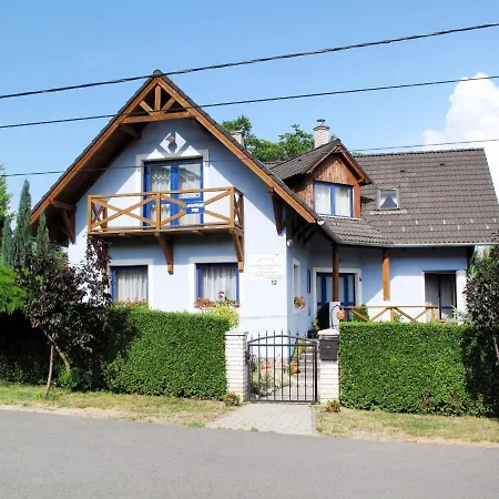 Emoeke By Interhome *