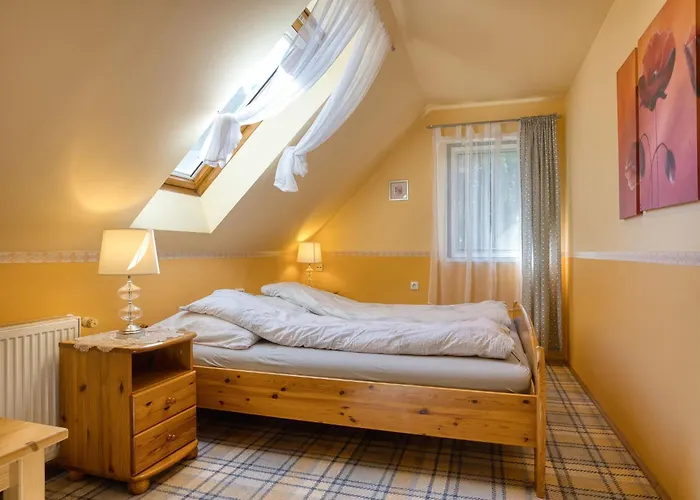 Emoeke By Interhome *