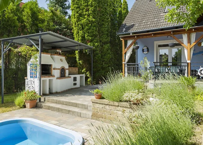 Emoeke By Interhome